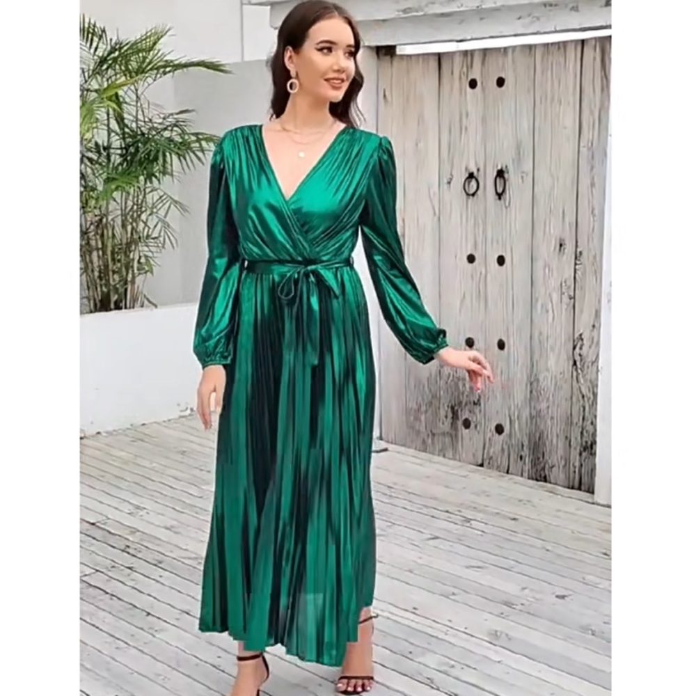 Emerald green satin dress - knee length. Size medium or size 6- 8 usa